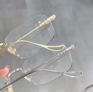 Limited quantity Transparent Square Rimless