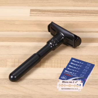Metal Men Razor