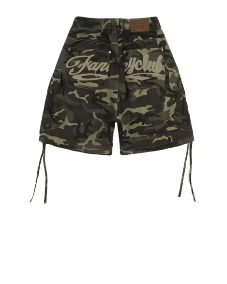 Street Casual Camo Shorts – Loose fit, high-waisted wide leg, pockets and belt detailing