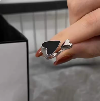 Fashionable Black Heart Lucky Ring